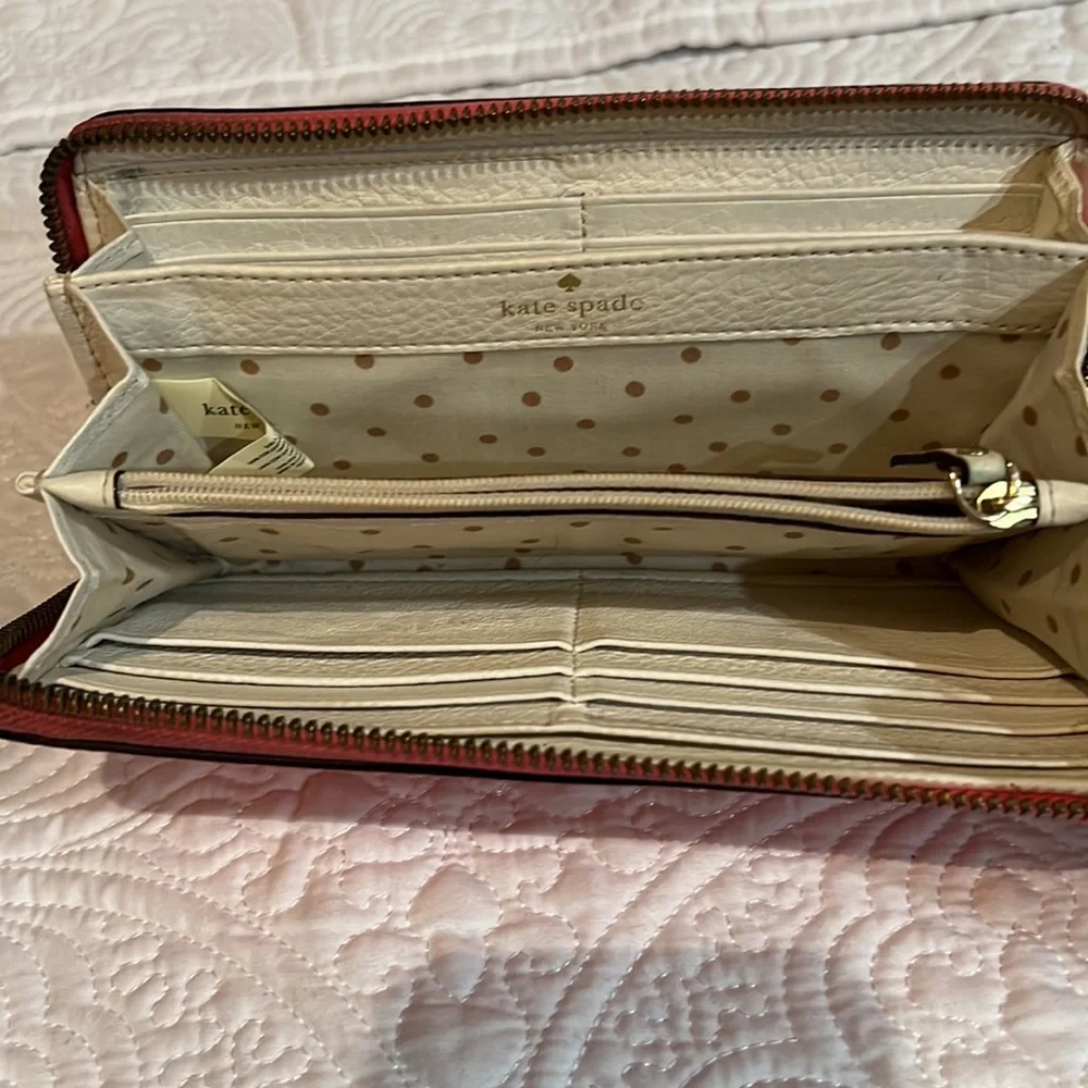 Kate Spade large‎ zip up wallet